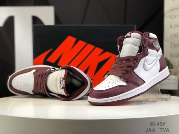 Air Jordan 1 Retro High OG 'Bordeaux' 555088-611 - Image 10