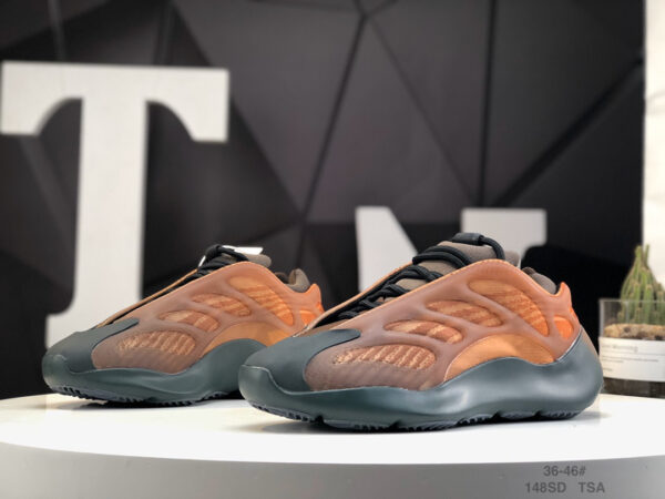 Yeezy 700 V3 Copper Fade GY4109 - Image 5