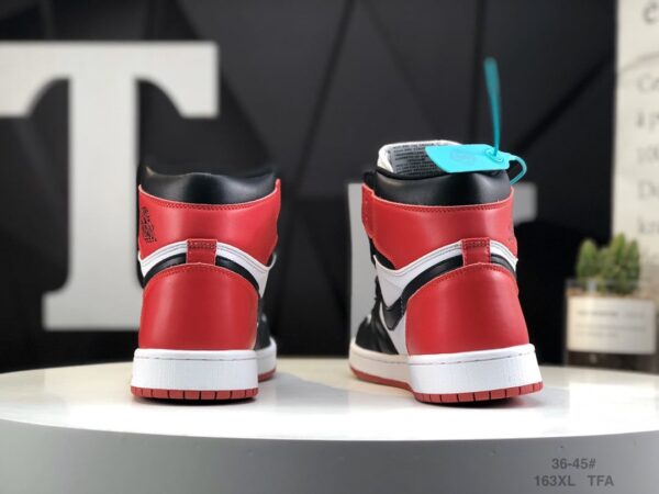 Air Jordan 1 Retro High OG 'Black Toe' 2016 555088-125 - Image 7