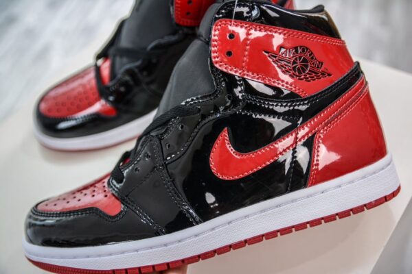 Air Jordan 1 Retro High OG 'Patent Bred' 555088-063 - Image 6