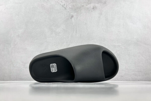 adidas Yeezy Slides 'Onyx' HQ6448(Recommend two sizes up) - Image 6