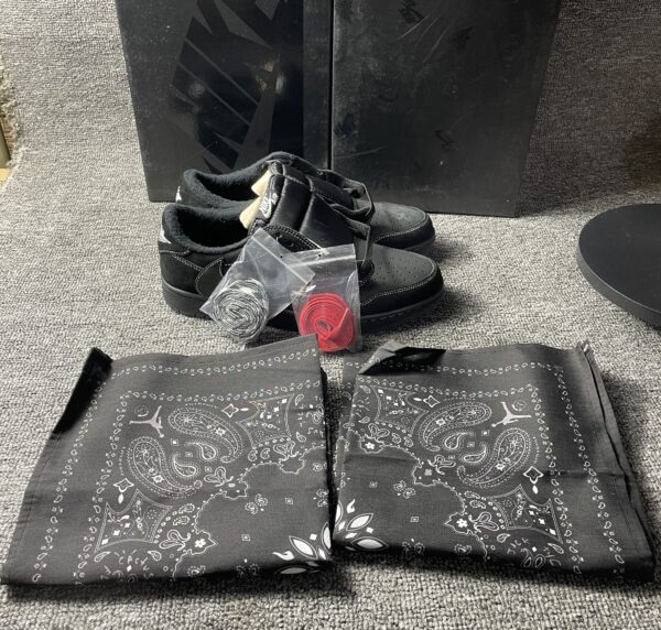 Travis Scott x Air Jordan 1 Low OG SP 'Black Phantom' DM7866-001 - Image 2