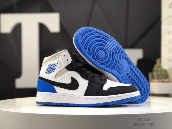 Air Jordan 1 Mid SE 'Royal Black Toe' 852542-102 - Image 6