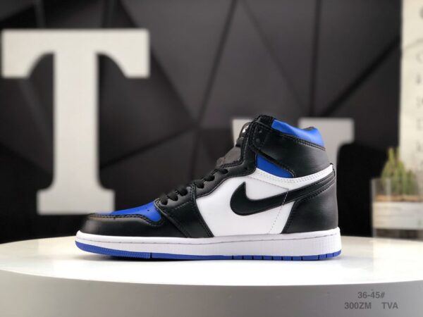 Air Jordan 1 Retro High OG 'Royal Toe' 555088-041 - Image 3