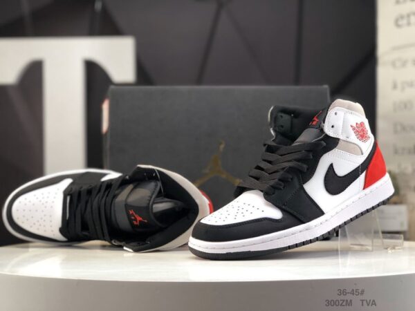 Air Jordan 1 Mid SE 'Red Black Toe' 852542-100 - Image 10