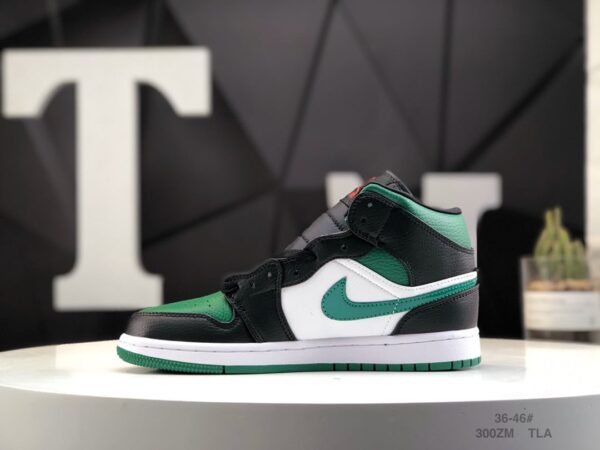 Air Jordan 1 Mid 'Pine Green' 554724-067 - Image 3
