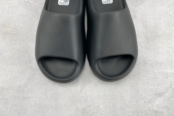 adidas Yeezy Slides 'Onyx' HQ6448(Recommend two sizes up) - Image 10