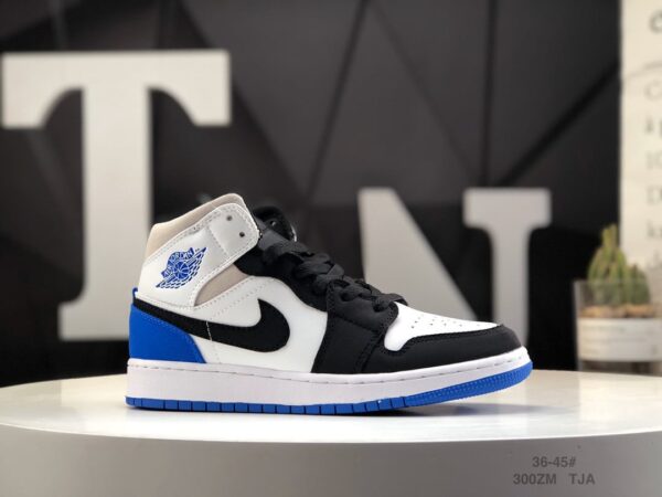 Air Jordan 1 Mid SE 'Royal Black Toe' 852542-102 - Image 2