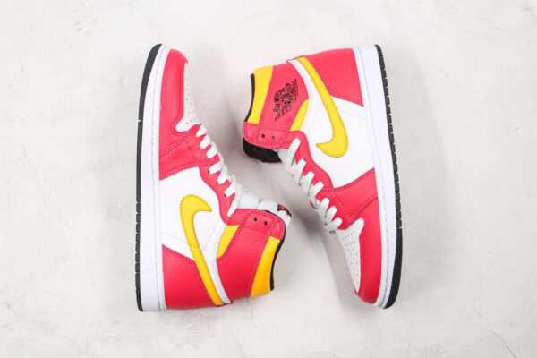 Air Jordan 1 Retro High OG 'Light Fusion Red' 555088-603 - Image 4