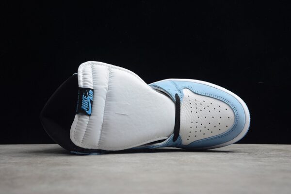 Air Jordan 1 Retro High OG 'University Blue' 555088-134 - Image 9