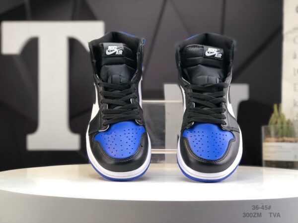 Air Jordan 1 Retro High OG 'Royal Toe' 555088-041 - Image 9