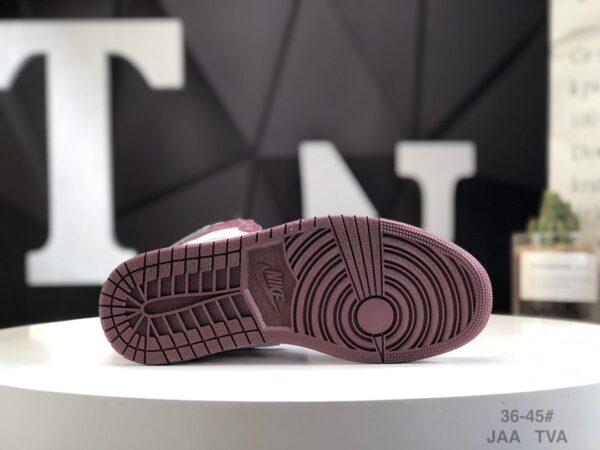 Air Jordan 1 Retro High OG 'Bordeaux' 555088-611 - Image 8