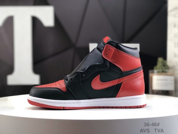 Air Jordan 1 Retro High OG 'Banned' 2016 555088-001 - Image 3