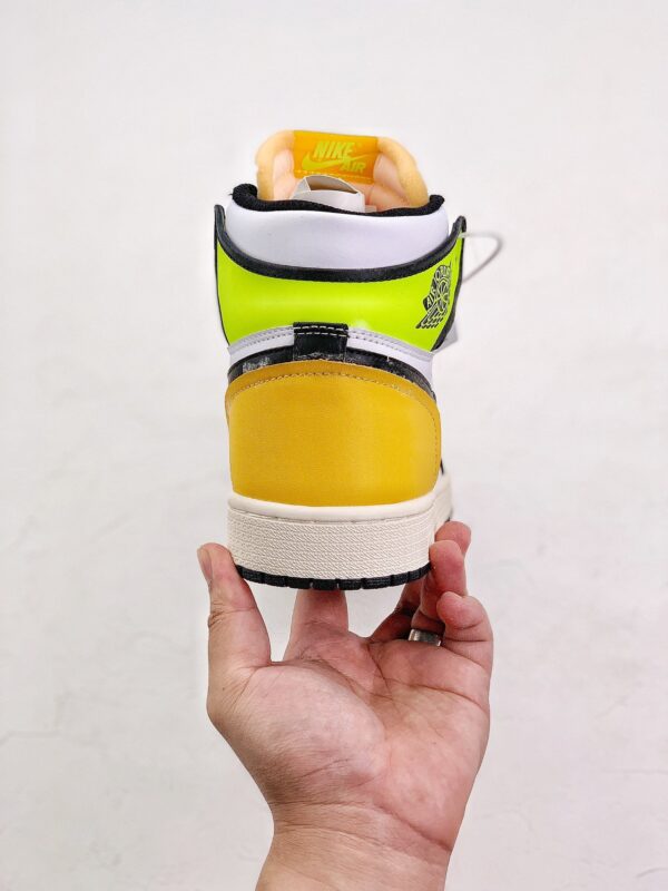 Air Jordan 1 Retro High OG 'Volt Gold' 555088-118 - Image 9