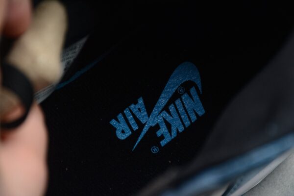 Air Jordan 1 Retro High OG 'University Blue' 555088-134 - Image 5