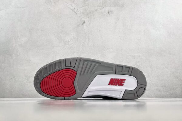 Air Jordan 3 OG Fire Red - Image 5