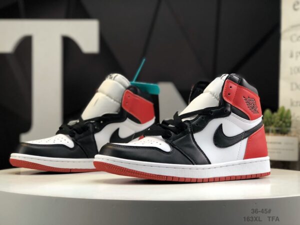 Air Jordan 1 Retro High OG 'Black Toe' 2016 555088-125 - Image 5