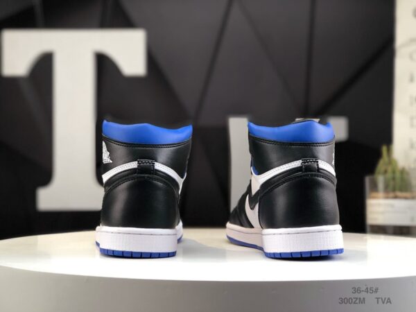 Air Jordan 1 Retro High OG 'Royal Toe' 555088-041 - Image 7