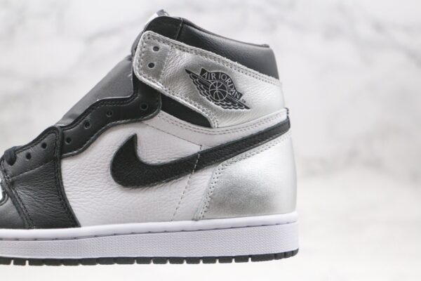Wmns Air Jordan 1 Retro High OG 'Silver Toe' CD0461-001 - Image 8