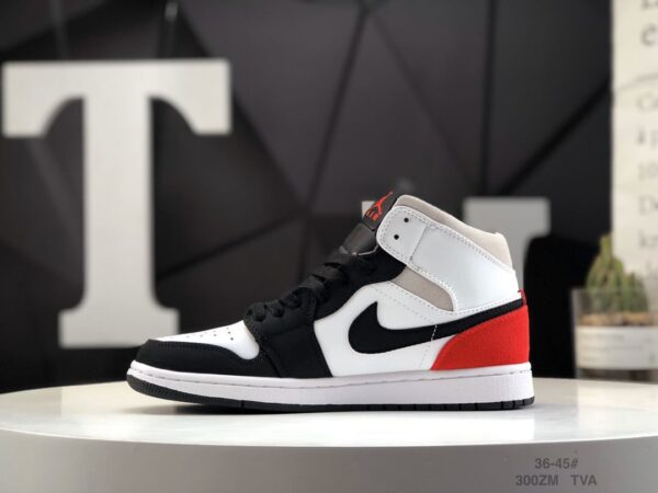 Air Jordan 1 Mid SE 'Red Black Toe' 852542-100 - Image 3