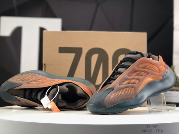 Yeezy 700 V3 Copper Fade GY4109 - Image 8