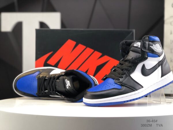 Air Jordan 1 Retro High OG 'Royal Toe' 555088-041 - Image 10