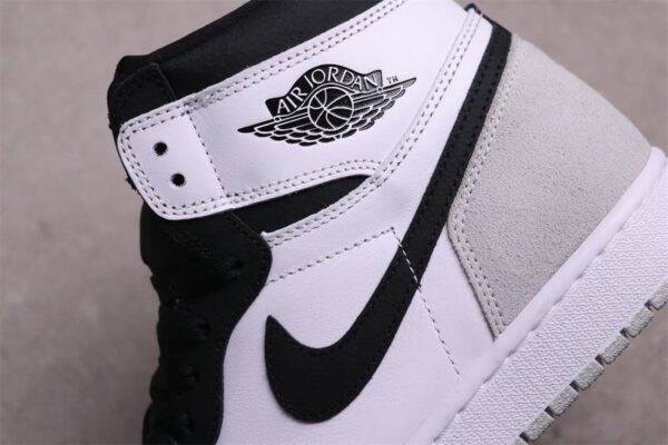 Air Jordan 1 Retro High OG Stage Haze - Image 5