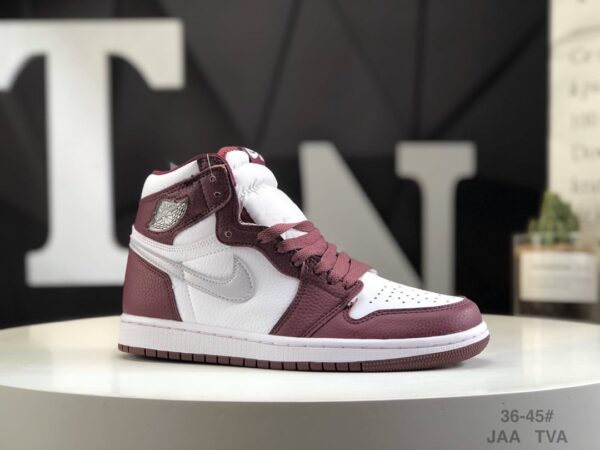 Air Jordan 1 Retro High OG 'Bordeaux' 555088-611 - Image 2