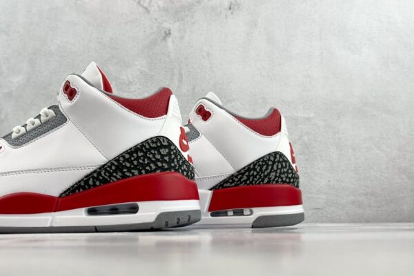 Air Jordan 3 OG Fire Red - Image 9
