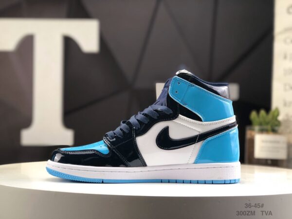 Wmns Air Jordan 1 Retro High OG 'Blue Chill' CD0461-401 - Image 3