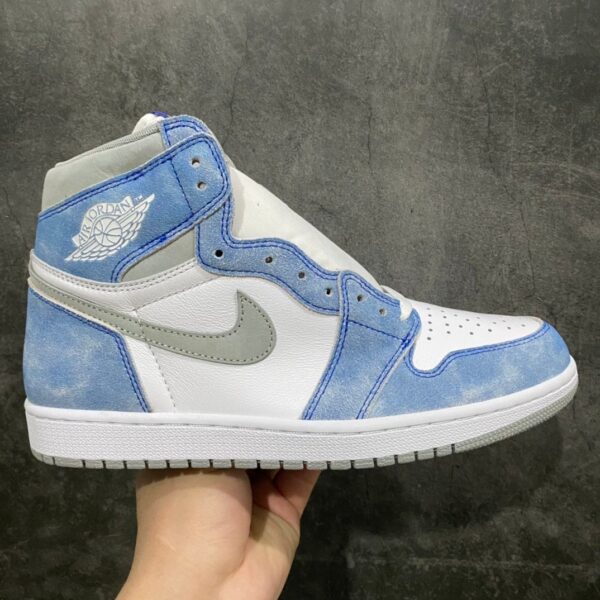 Air Jordan 1 Retro High OG Hyper Royal - Image 10