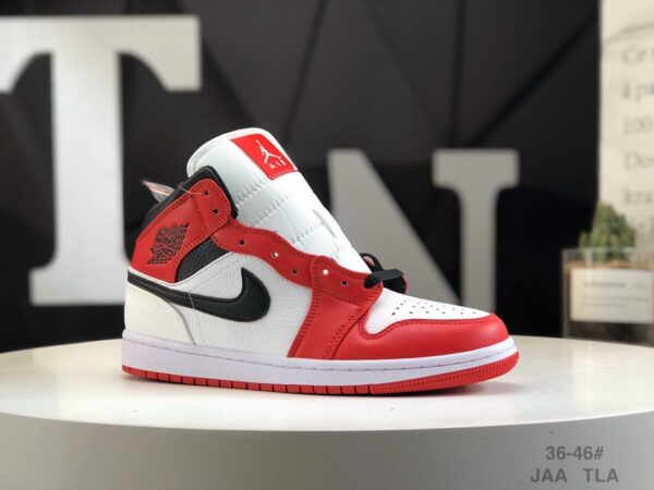 Air Jordan 1 Mid 'Chicago' 554724-173 - Image 2