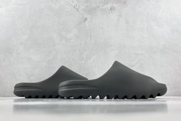 adidas Yeezy Slides 'Onyx' HQ6448(Recommend two sizes up) - Image 9