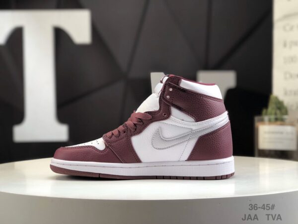 Air Jordan 1 Retro High OG 'Bordeaux' 555088-611 - Image 3
