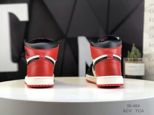 Air Jordan 1 Retro High OG 'Bred Toe' 555088-610 - Image 2