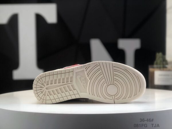 Air Jordan 1 Retro High OG 'Phantom - Image 8
