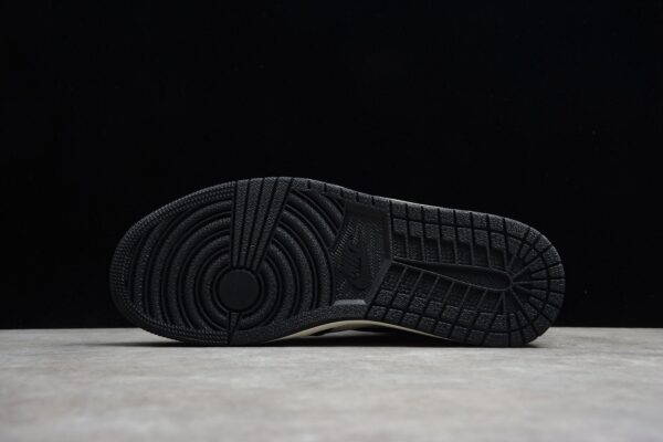 Air Jordan 1 Retro High OG 'Dark Mocha' 555088-105 - Image 9