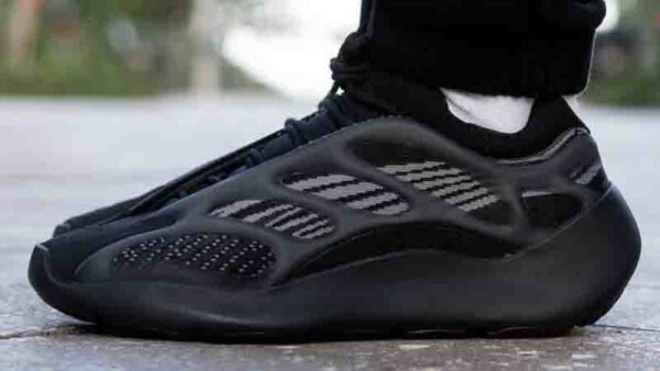 Yeezy 700 V3 Alvah H67799 - Image 3