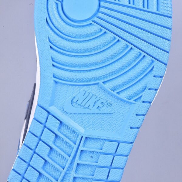 Air Jordan 1 Retro High OG 'UNC Toe' DZ5485-400 - Image 6