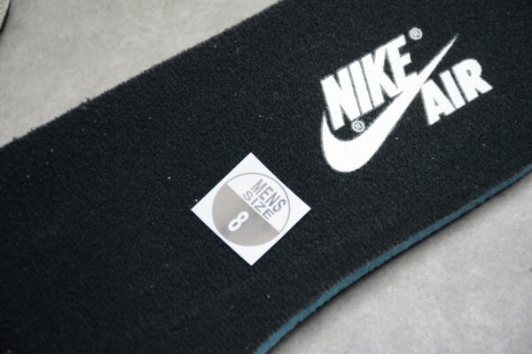 Air Jordan 1 Retro High OG 'Dark Mocha' 555088-105 - Image 4