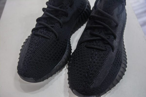 Yeezy Boost 350 V2 Onyx HQ4540 - Image 9