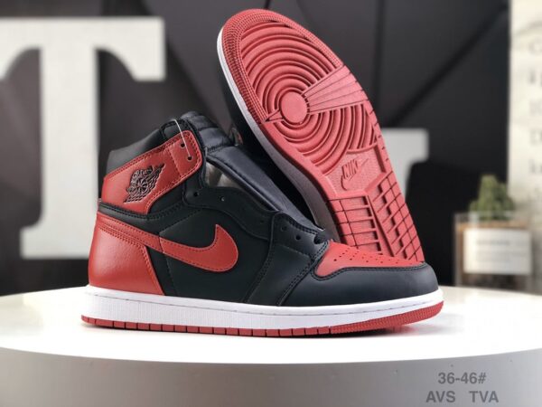 Air Jordan 1 Retro High OG 'Banned' 2016 555088-001 - Image 6