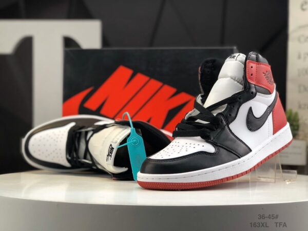 Air Jordan 1 Retro High OG 'Black Toe' 2016 555088-125 - Image 10