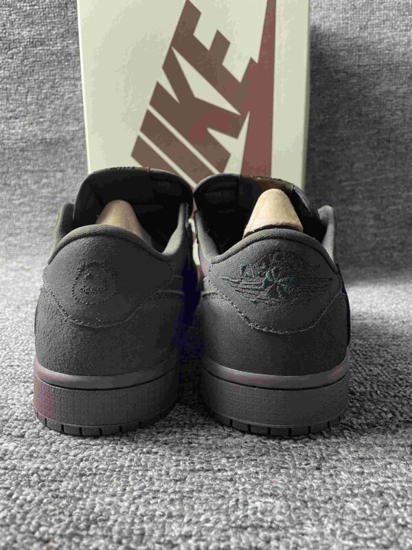 Air Jordan 1 Retro Low OG SP x Travis Scott 'Velvet Brown - Image 4
