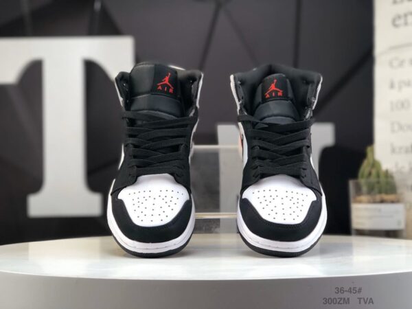 Air Jordan 1 Mid SE 'Red Black Toe' 852542-100 - Image 9