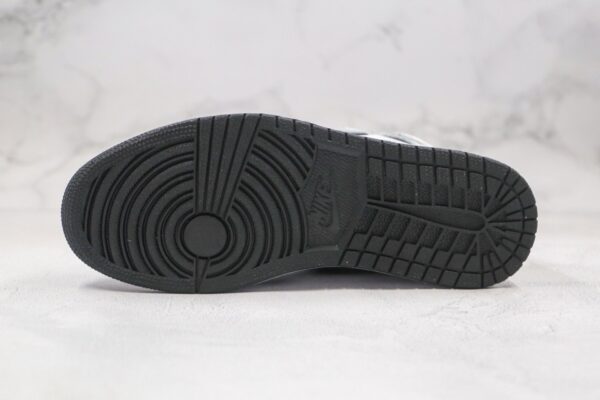 Wmns Air Jordan 1 Retro High OG 'Silver Toe' CD0461-001 - Image 5