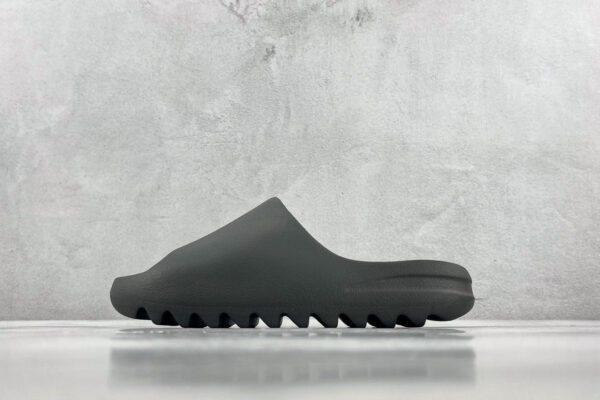 adidas Yeezy Slides 'Onyx' HQ6448(Recommend two sizes up) - Image 4
