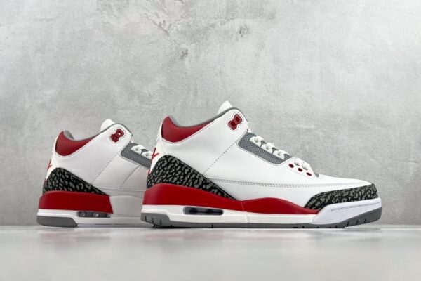 Air Jordan 3 OG Fire Red - Image 7