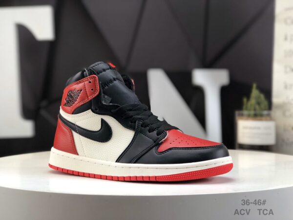 Air Jordan 1 Retro High OG 'Bred Toe' 555088-610 - Image 3
