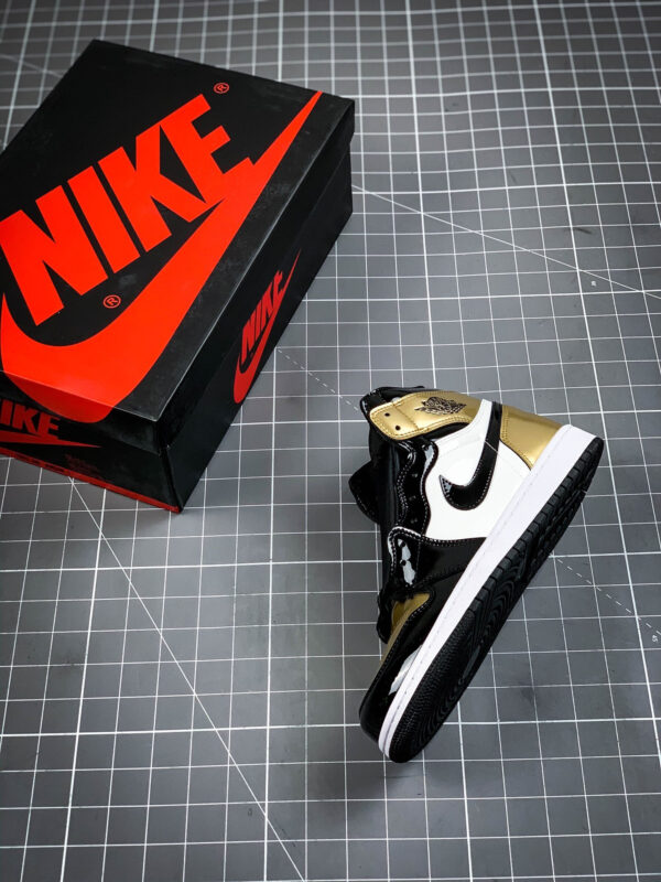 Air Jordan 1 Retro High OG NRG 'Gold Toe' 861428-007 - Image 9